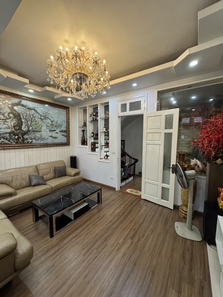 SIÊU PHẨM HOÀNG CẦU 48M  – GẦN PHỐ – GẦN HỒ – NGÕ THÔNG – KINH DOANH Ô TÔ – KHÓ TÌM CĂN THỨ 2 - Ảnh 2